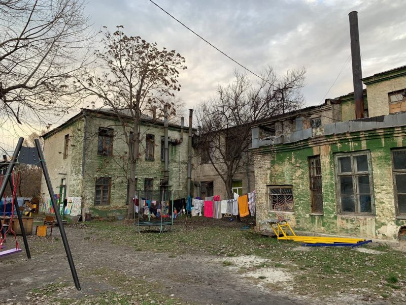 Допомога на ремонт житла для людей, які були змушені залишити свої домівки.